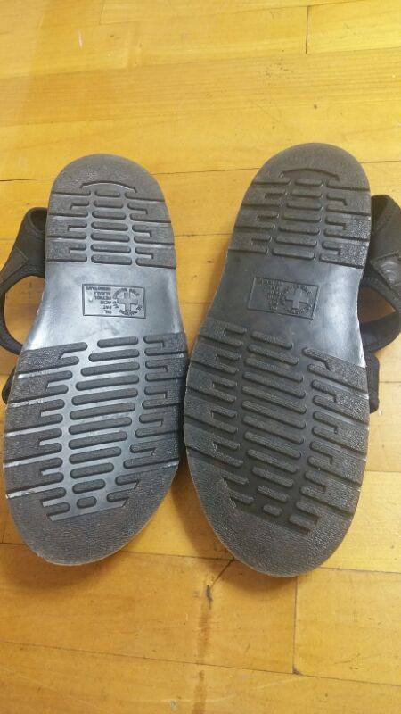 닥터마틴 그리폰 샌달 이미지