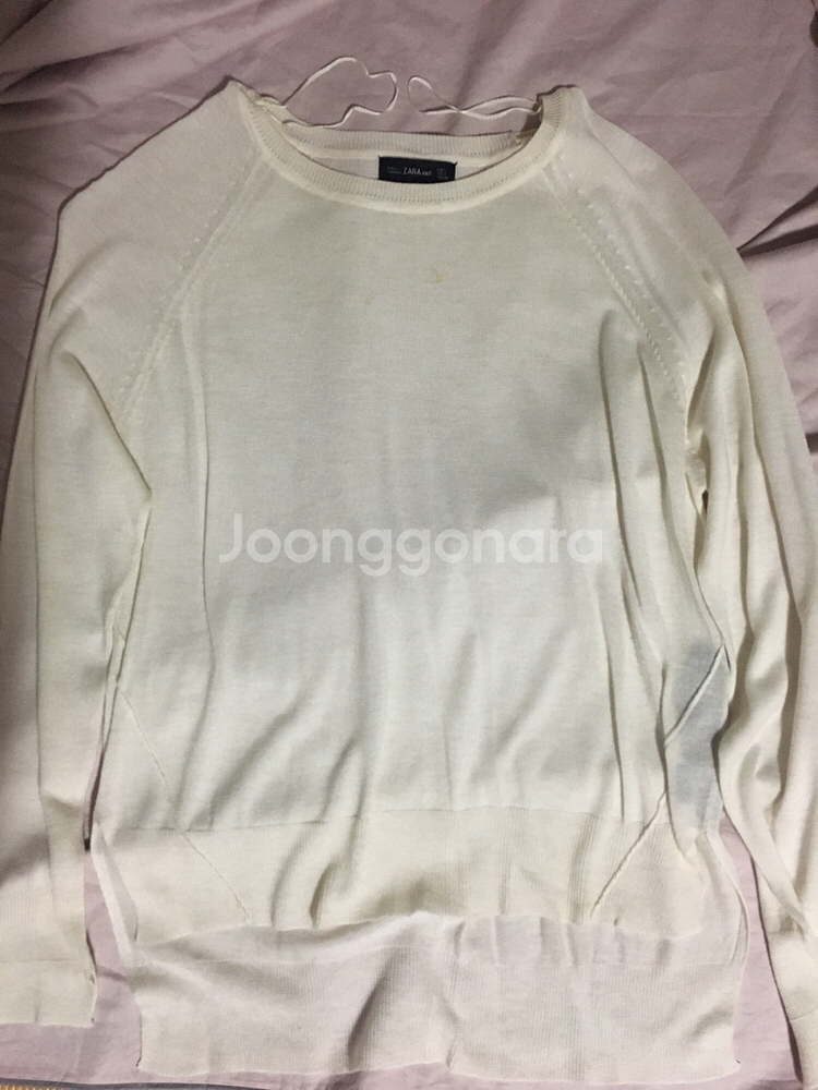 자라 (ZARA) 사이드 슬릿 얇은 니트 (유명템--1
