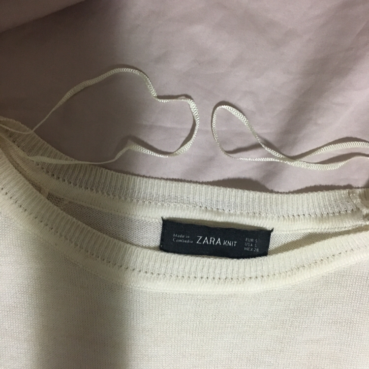 자라 (ZARA) 사이드 슬릿 얇은 니트 (유명템--2