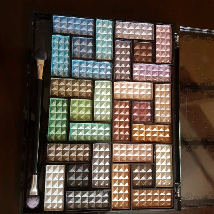 일본 돌리엔젤 30색 섀도팔레트 택포 만원--1