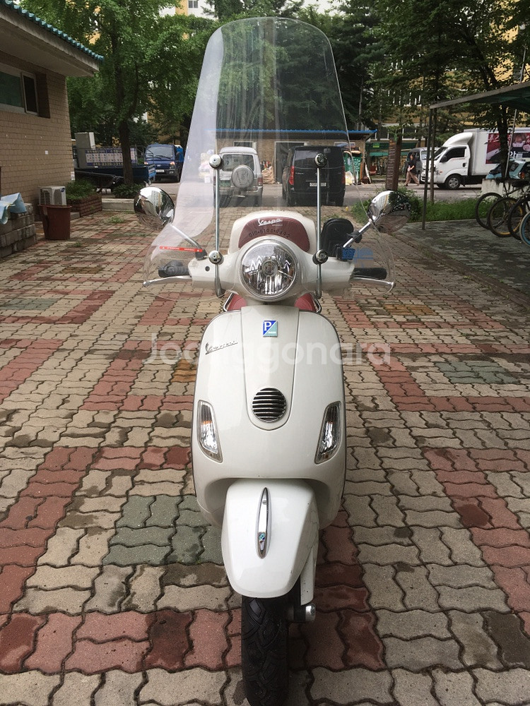 베스파lx125 팝니다.--0