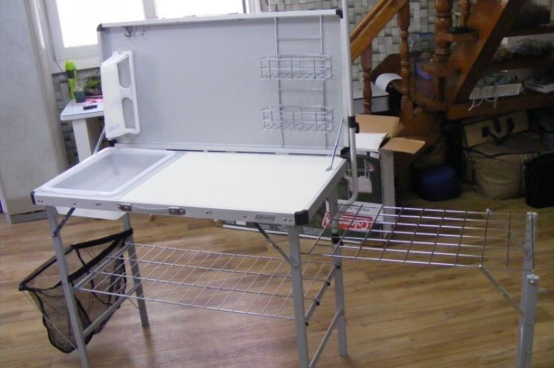 콜맨 키친 테이블 이미지