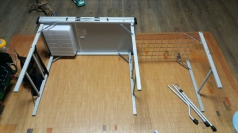 콜맨 키친 테이블 이미지