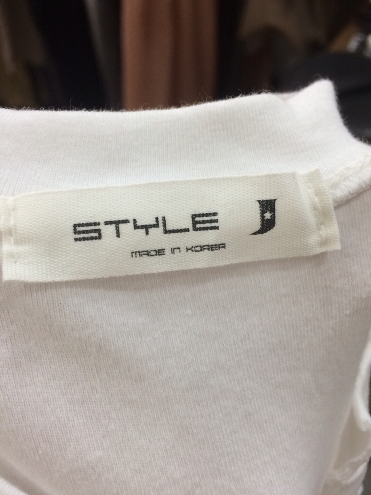 화이트캐주얼티셔츠--4