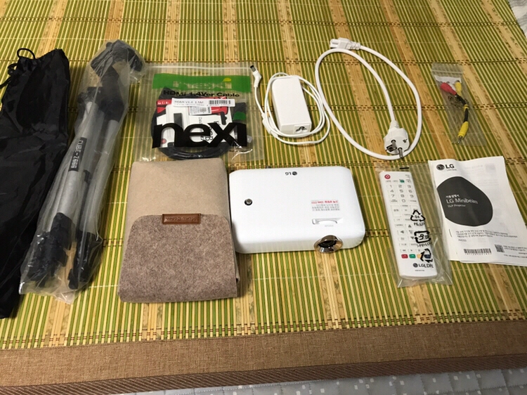 LG 미니빔 PH550 판매합니다 이미지