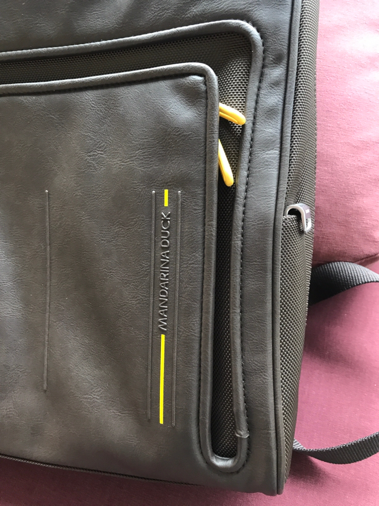 만다리나덕 정품 백팩 - 거의 새제품급 25만원--1