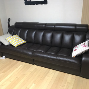4인용 가죽쇼파 팝니다. 서울 상암동