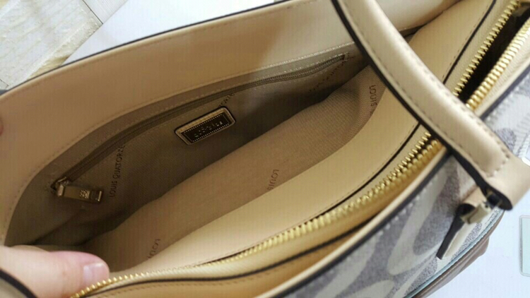 루이까또즈 숄더백 이미지