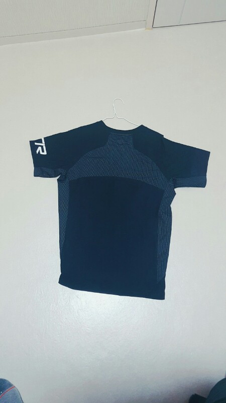 데상트 기능성 반팔티--1