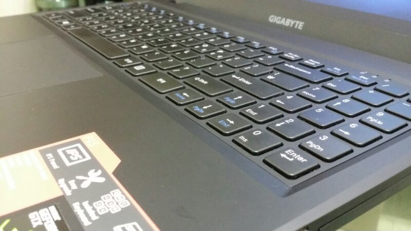 DDR4 19램 최고급형 6세대 게이밍 i7 67--5