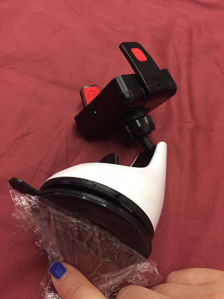 스마트폰 차량용 무선충전 거치대 이미지