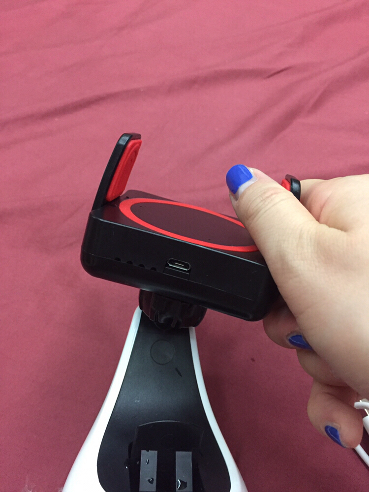 스마트폰 차량용 무선충전 거치대 이미지