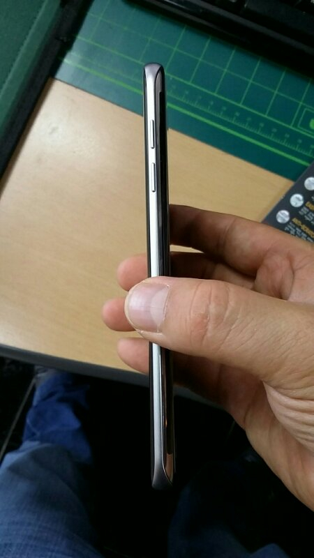 갤럭시s7 엣지 골드 64기가 A+급 풀박스 팔아 이미지