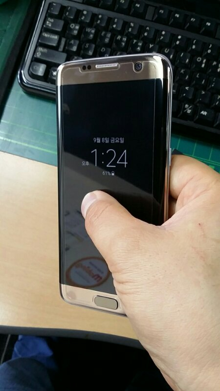 갤럭시s7 엣지 골드 64기가 A+급 풀박스 팔아 이미지