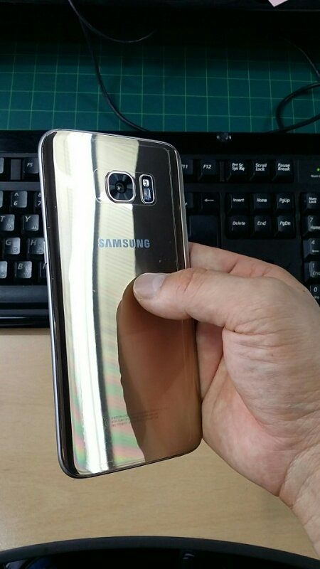 갤럭시s7 엣지 골드 64기가 A+급 풀박스 팔아 이미지