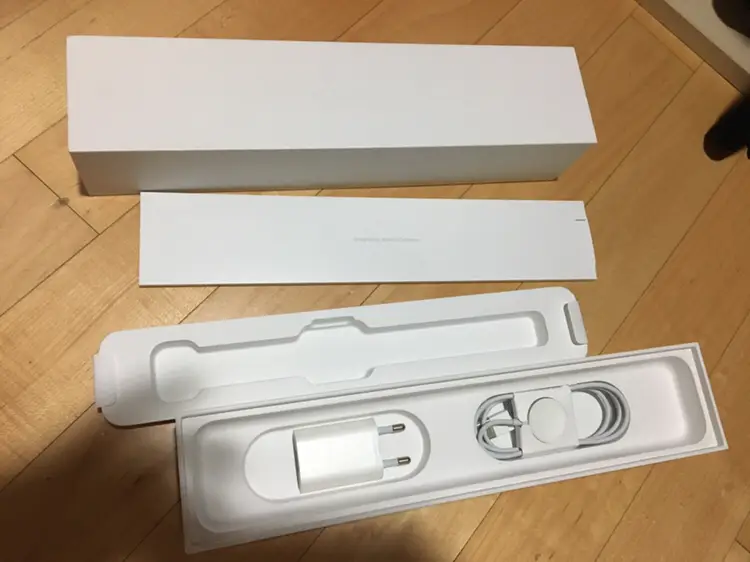 애플워치42mm 시리즈2 스페이스 그레이 박풀 이미지