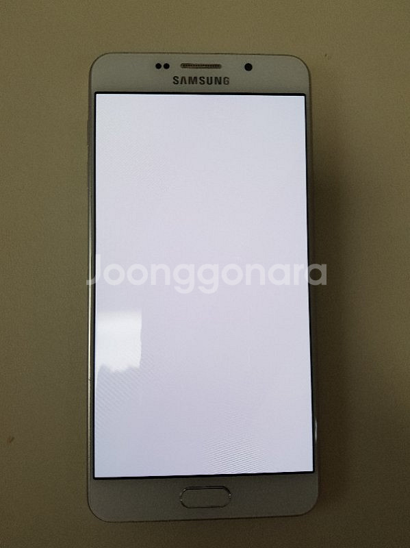 SK SS급 갤럭시A710 팝니다!--5