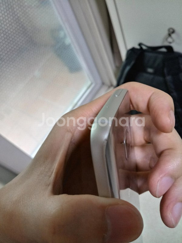 갤럭시s7 실버 32g 팝니다.--0
