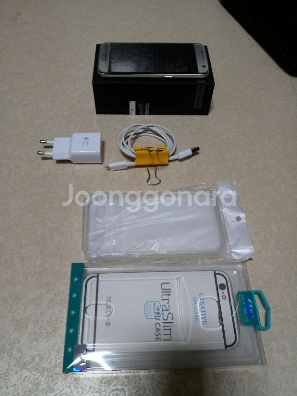 갤럭시s7 실버 32g 팝니다.--1