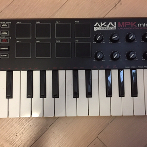 AKAI MPK mini 팝니다