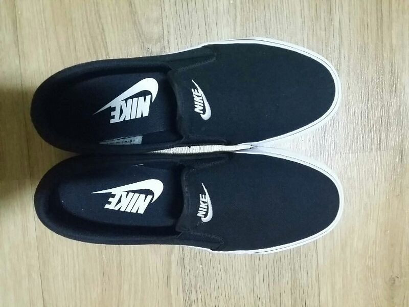 나이키 토키 슬립온 235 이미지