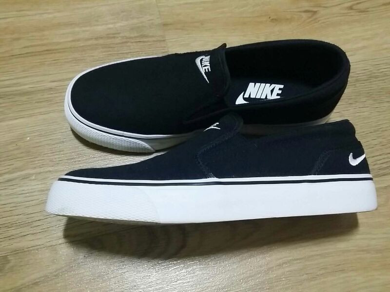 나이키 토키 슬립온 235 이미지