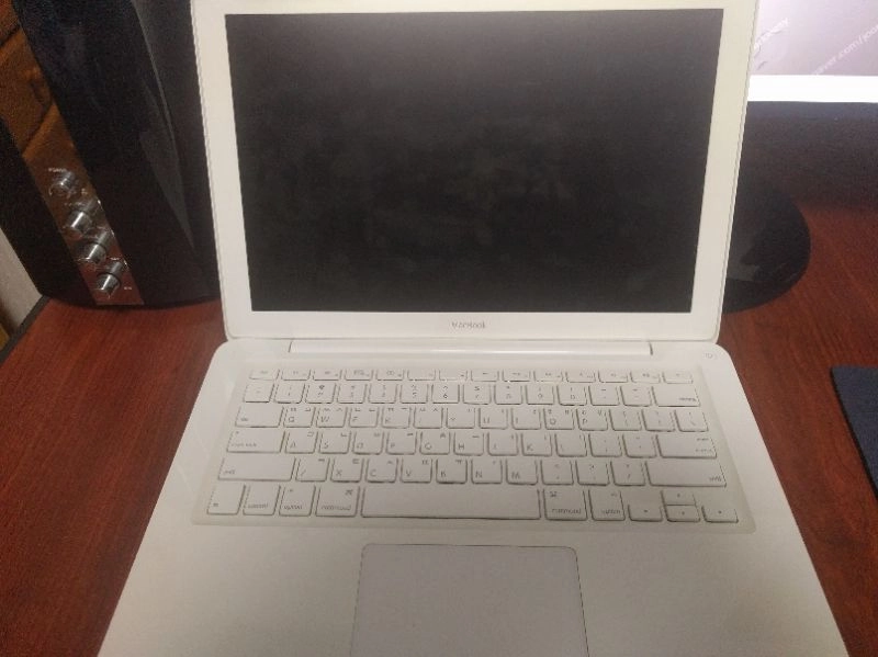 맥북 화이트 2009late 8g ssd128g  이미지