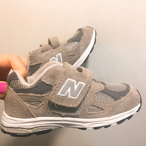 뉴발란스키즈운동화 kv990 7사이즈
