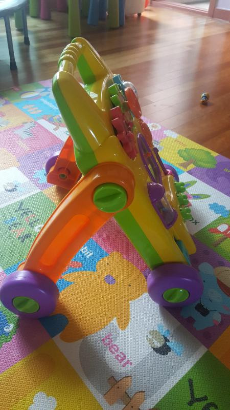 걸음마 보조기 이미지