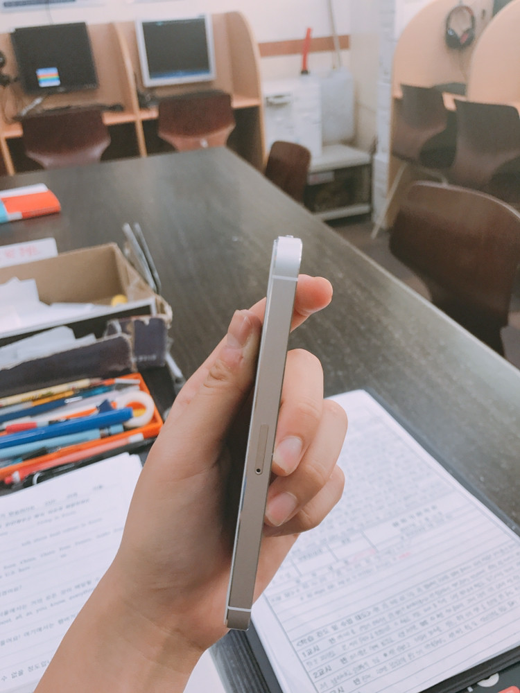 아이폰5 실버 64기가 9만원 (하자ㅇ)--5