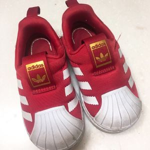 아디다스키즈 슈퍼스타360 레드 130 팝니다