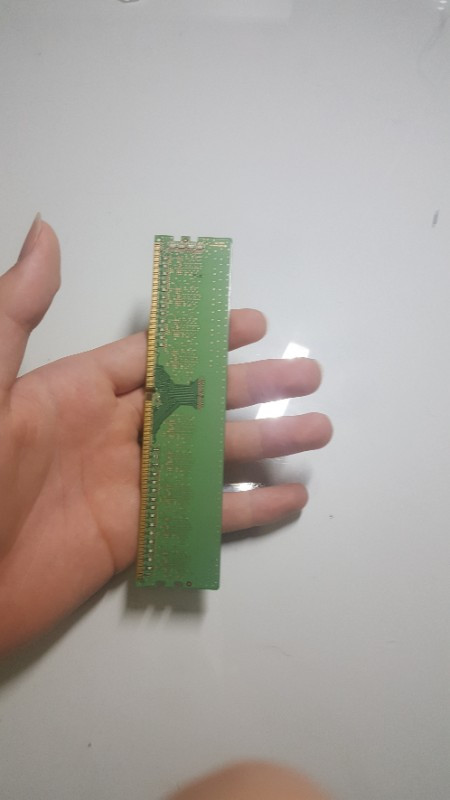 삼성전자 RAM4gb DDR4 S급--1