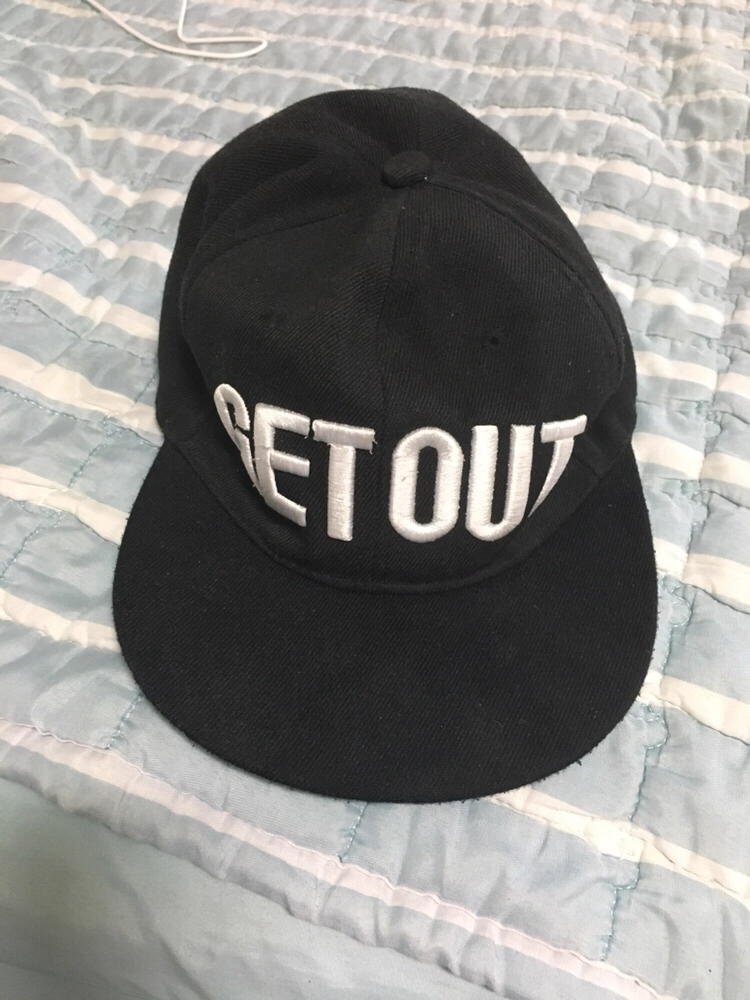 get out 스냅백 이미지