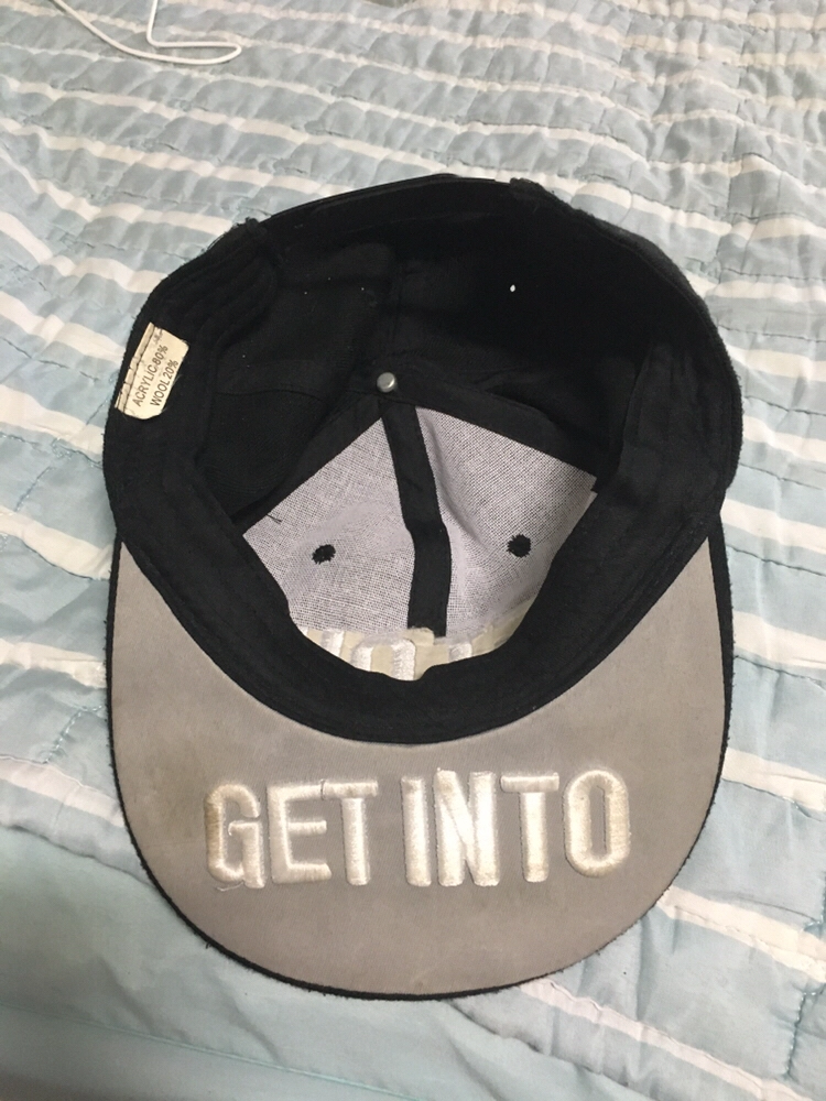 get out 스냅백 이미지