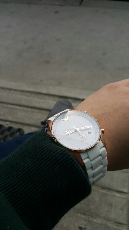 알마니 시계 이미지