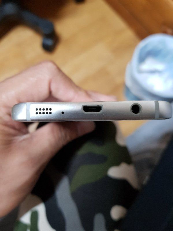 갤럭시s7u+ 흰색 s급팝니다
 이미지