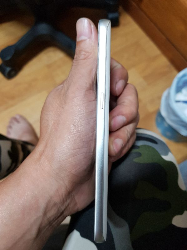 갤럭시s7u+ 흰색 s급팝니다
 이미지