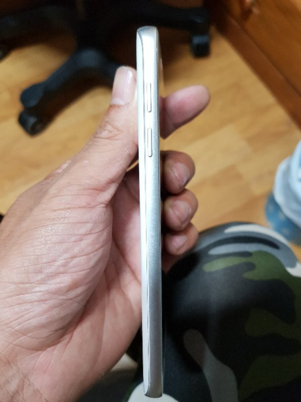 갤럭시s7u+ 흰색 s급팝니다
 이미지