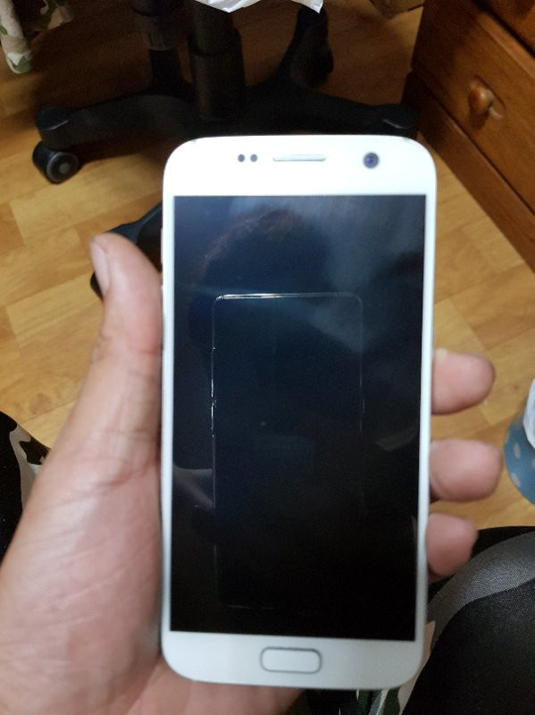 갤럭시s7u+ 흰색 s급팝니다
 이미지