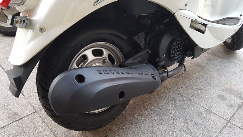 깔끔한 흰둥이 미오100  09년식 분양합니다 이미지