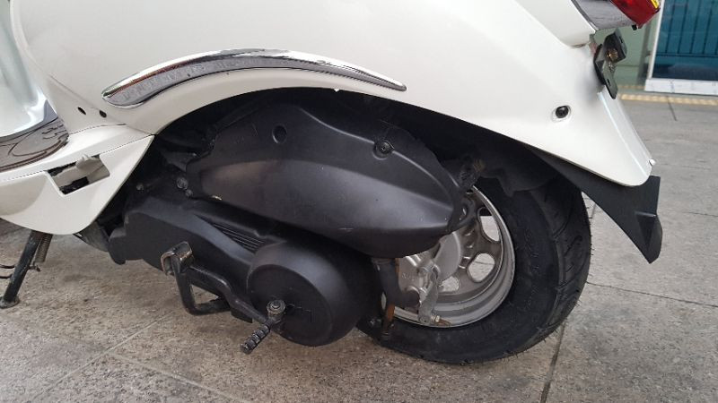 깔끔한 흰둥이 미오100  09년식 분양합니다 이미지