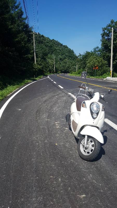 깔끔한 흰둥이 미오100  09년식 분양합니다 이미지