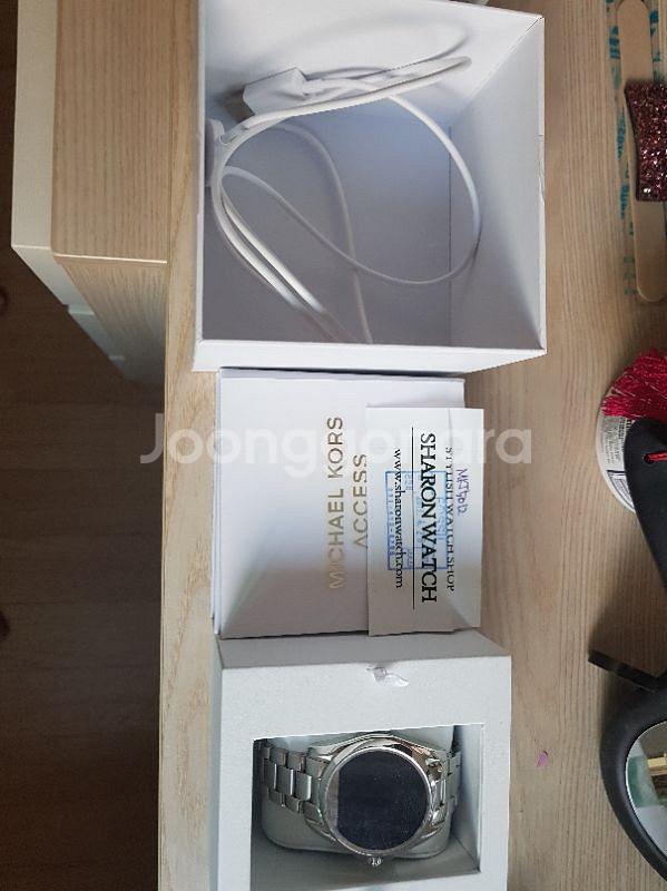 마이클코어스 스마트워치 팔아여~--0