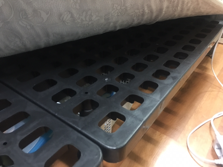 매트리스 깔판  발통 이미지