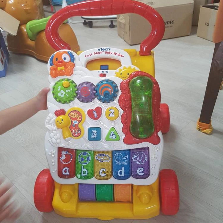 걸음마 보조기 이미지