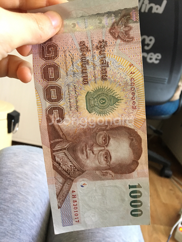 6000바트 팝니다--0