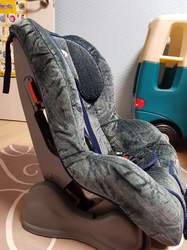 브라이텍스 카시트 판매합니다--2