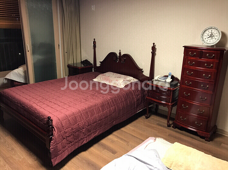 인피니처 엔틱 돌침대와 협탁입니다--0