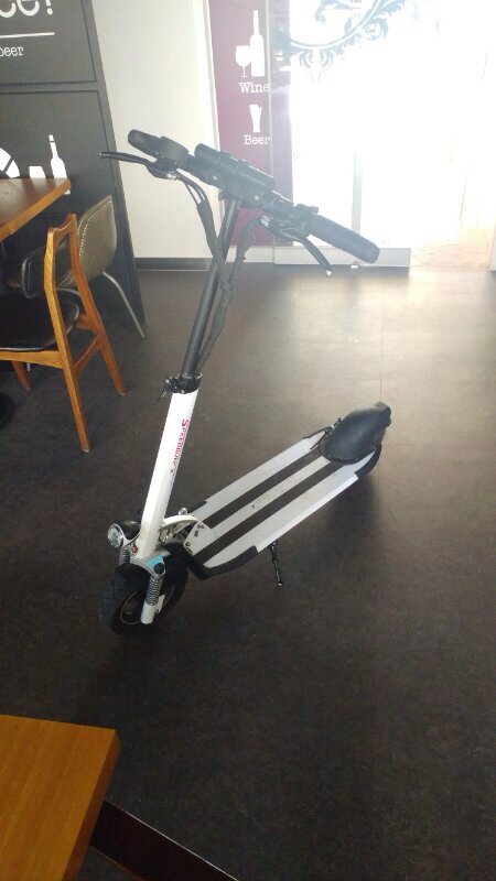 스피드웨이3 전동킥보드 이미지