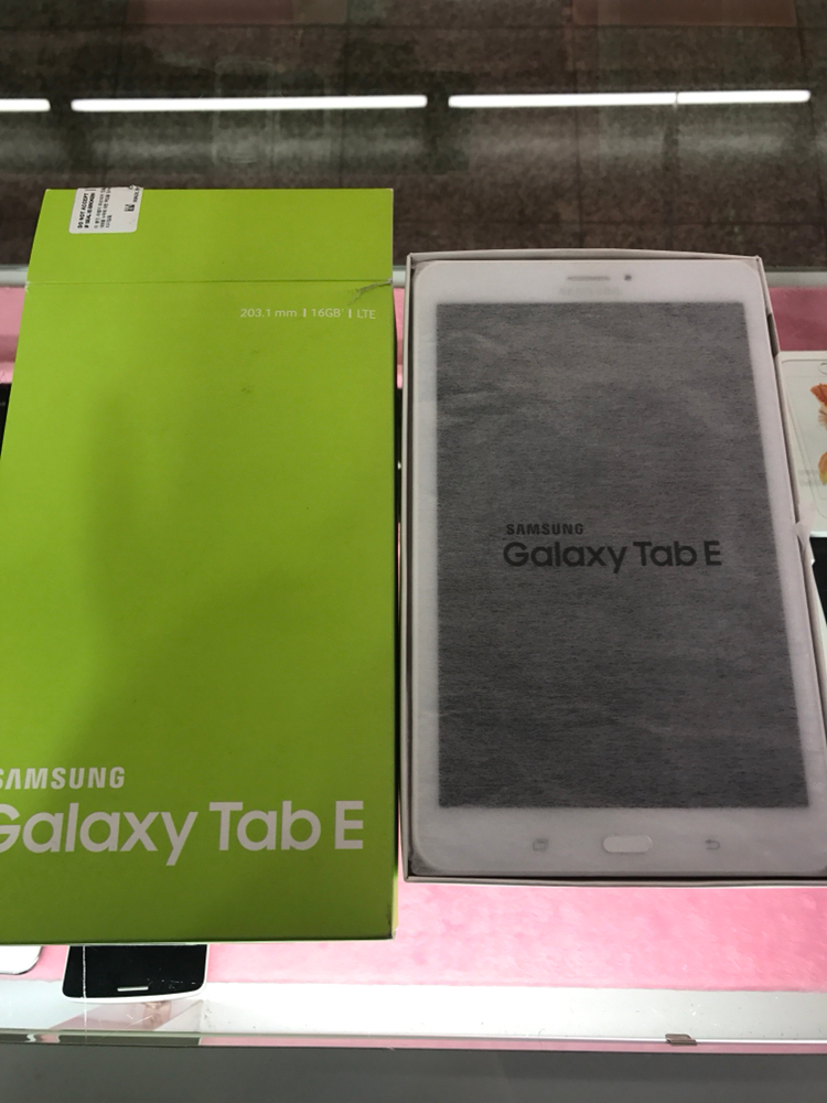 갤럭시 TAB E 진짜 상태 좋은거 싸게 팝니다--0